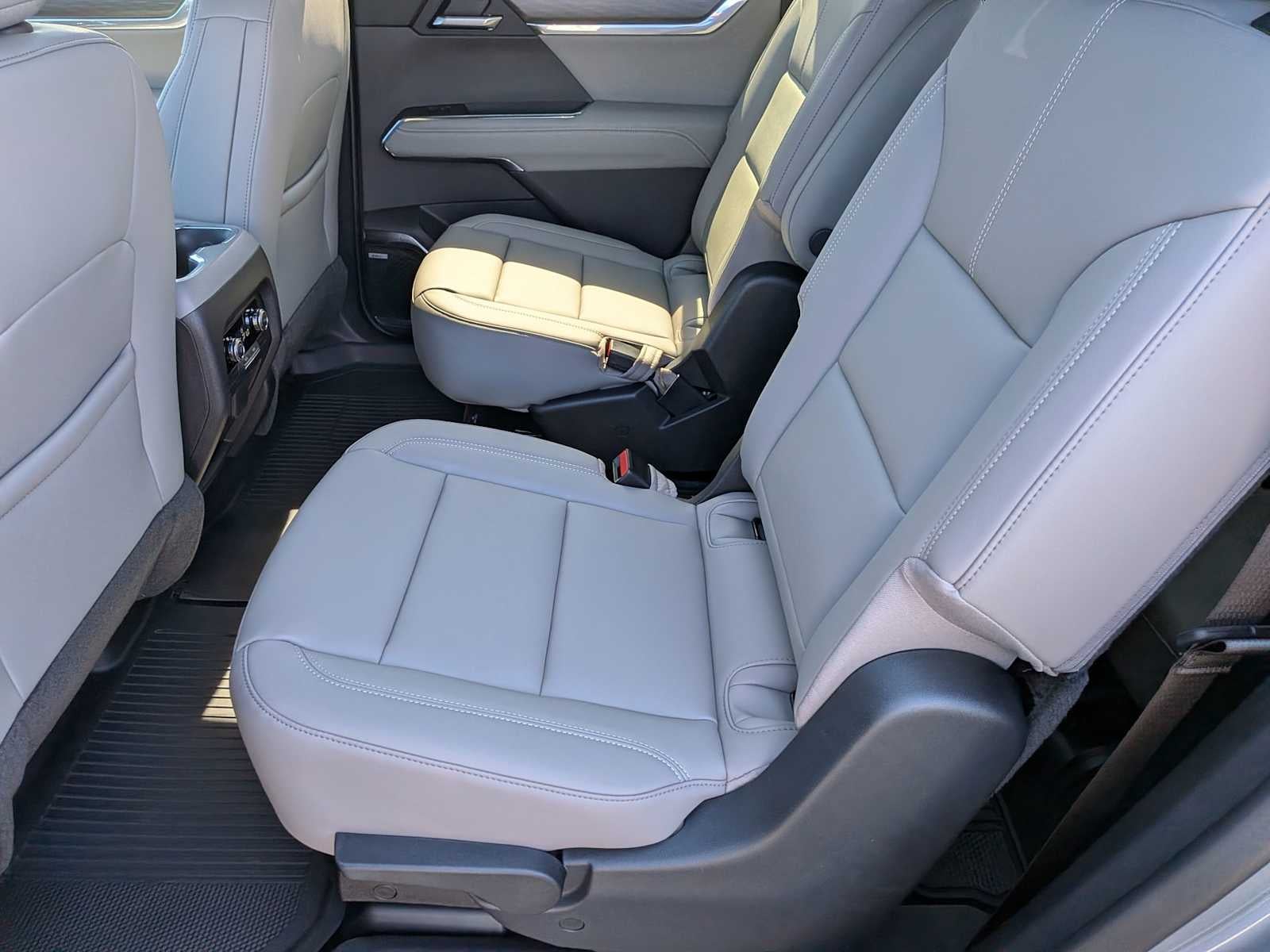 2027 GMC Acadia AWD Elevation