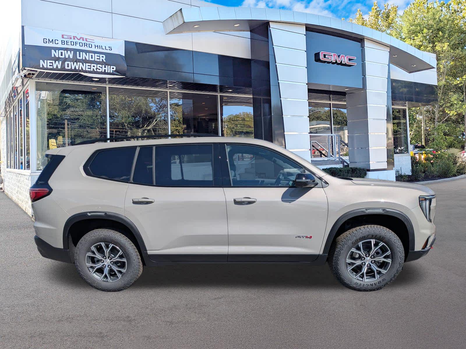2027 GMC Acadia AWD AT4