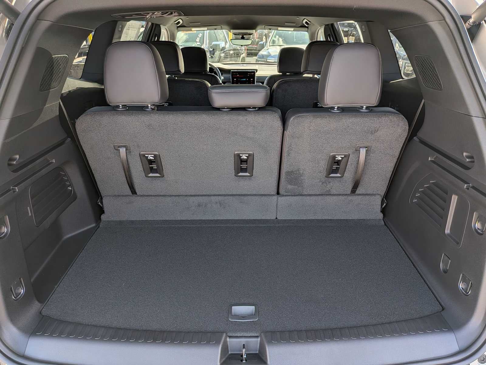2027 GMC Acadia AWD AT4