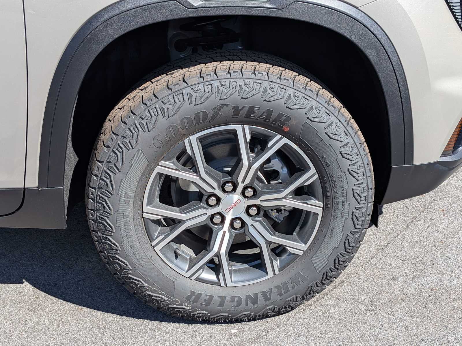 2027 GMC Acadia AWD AT4