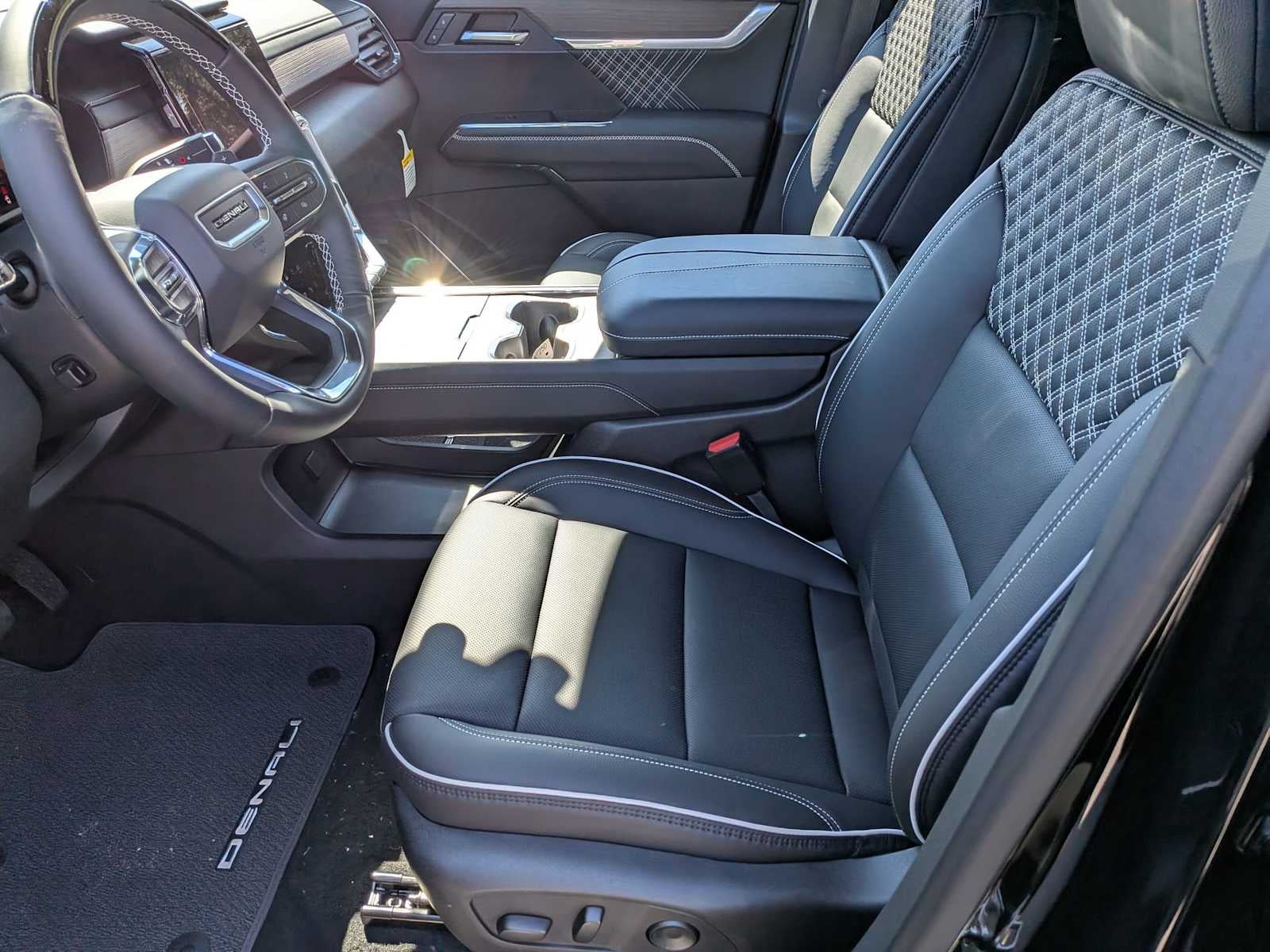 2027 GMC Acadia AWD Denali