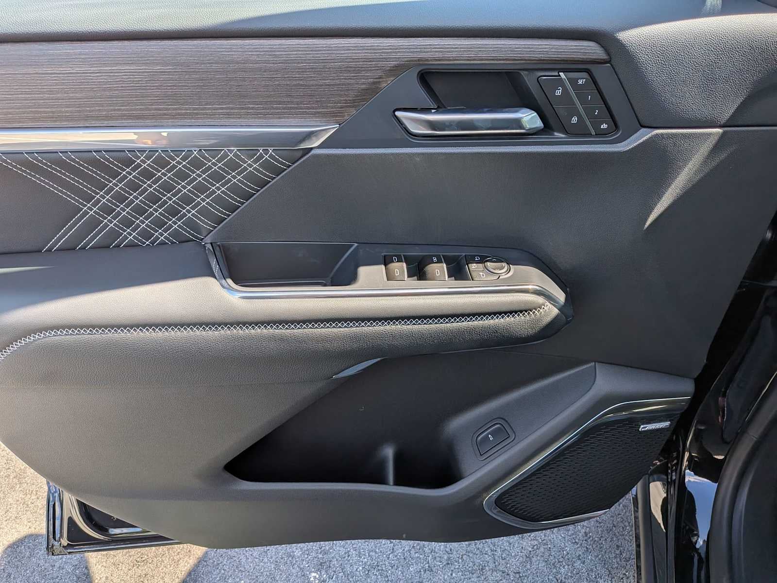2027 GMC Acadia AWD Denali
