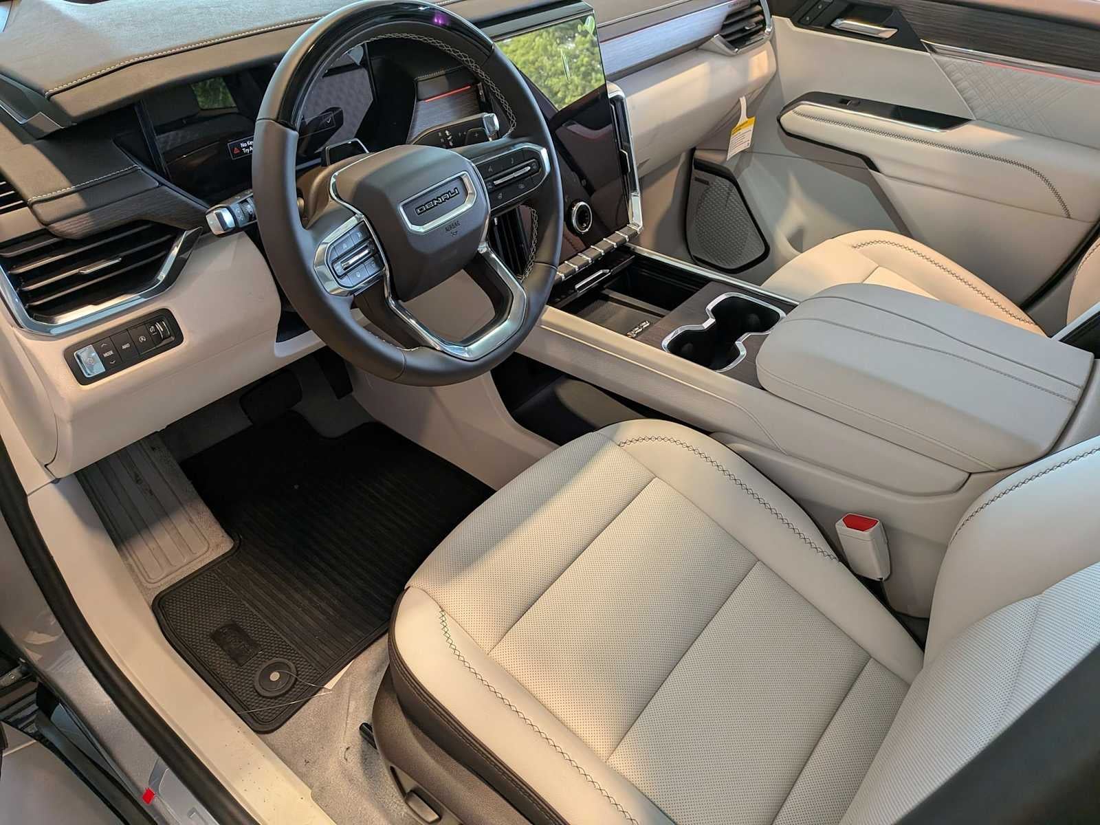 2026 GMC Acadia Denali - Photo 10