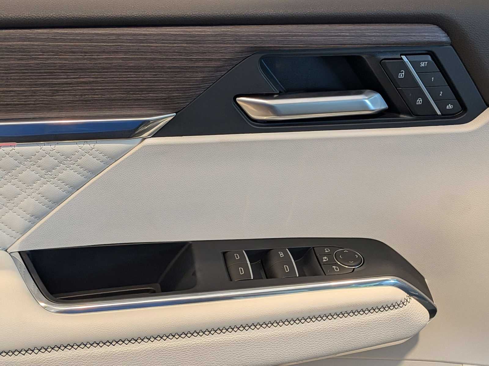 2026 GMC Acadia Denali - Photo 14