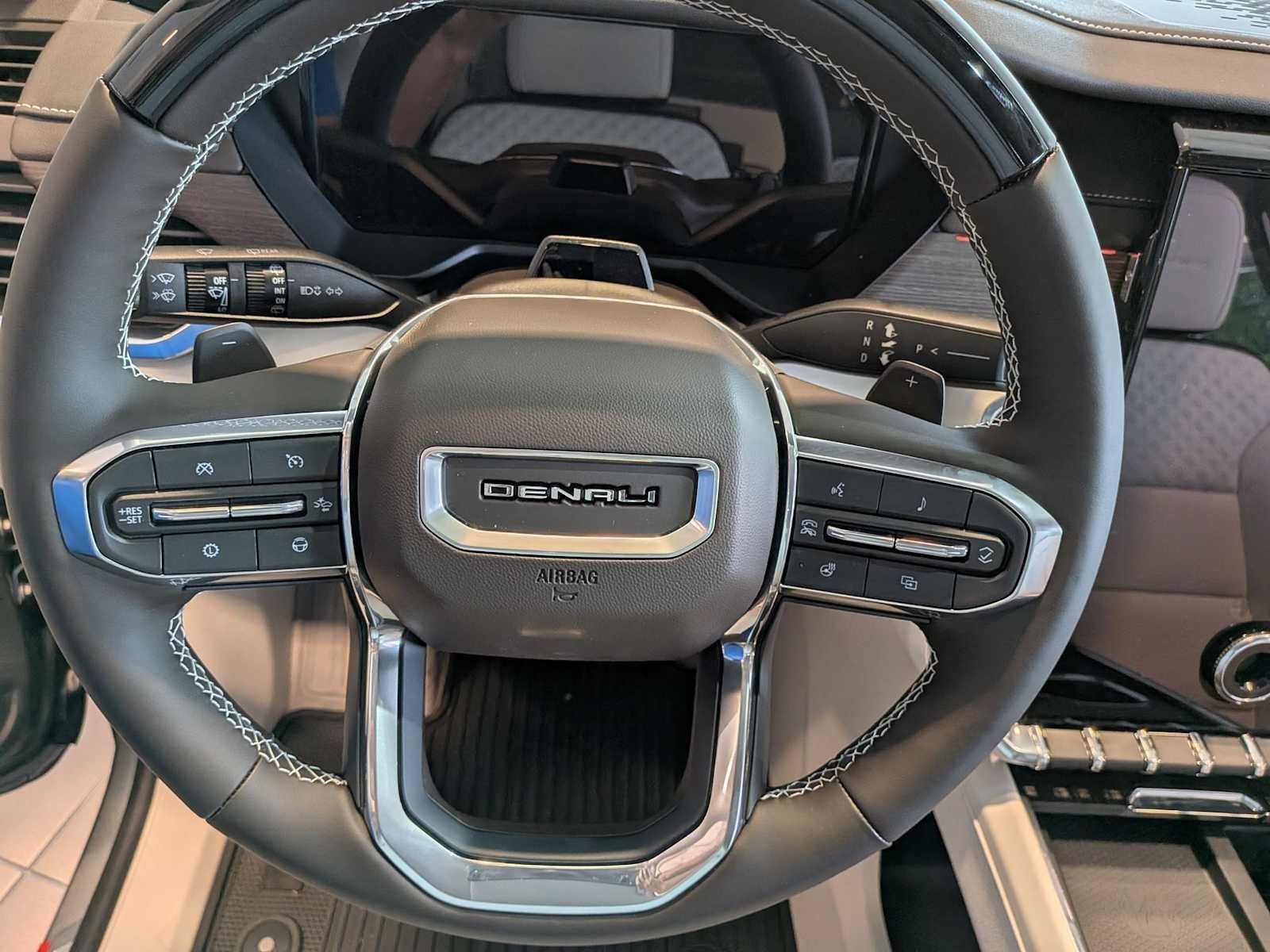 2026 GMC Acadia Denali - Photo 15