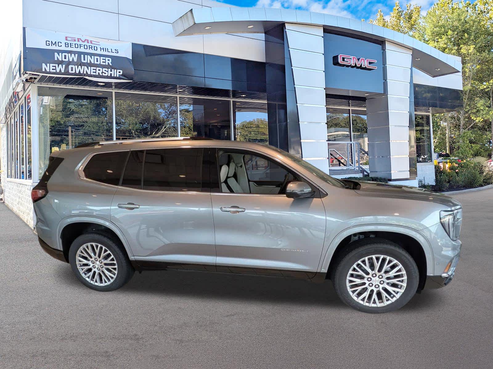 2026 GMC Acadia Denali - Photo 2