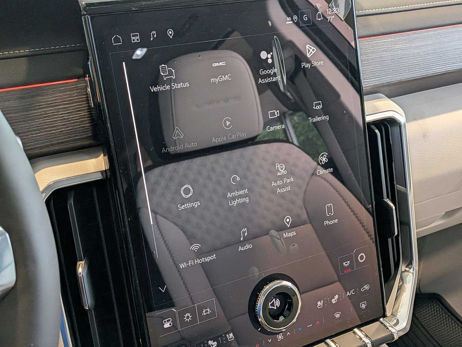 2026 GMC Acadia Denali - Photo 20