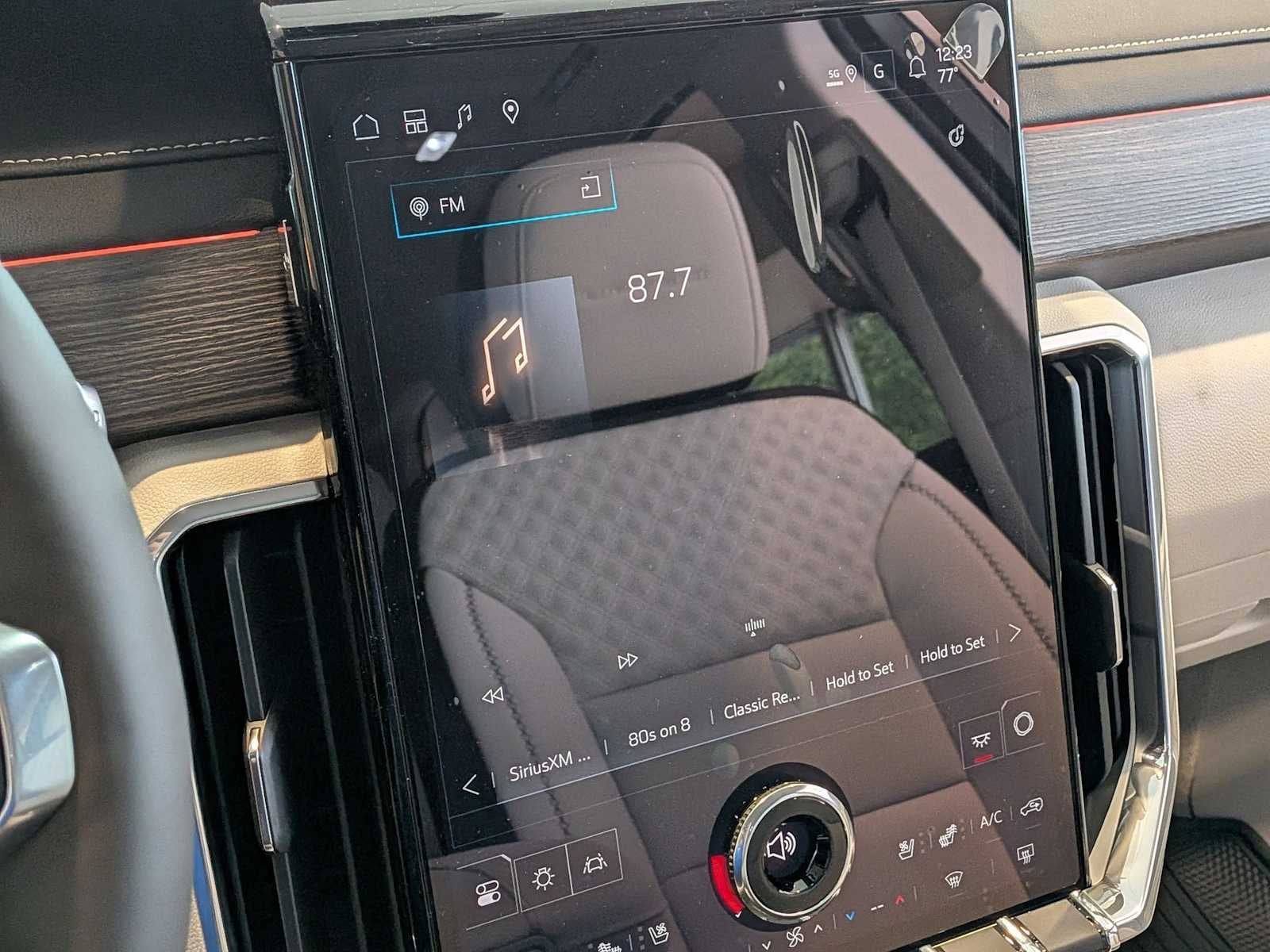 2026 GMC Acadia Denali - Photo 21