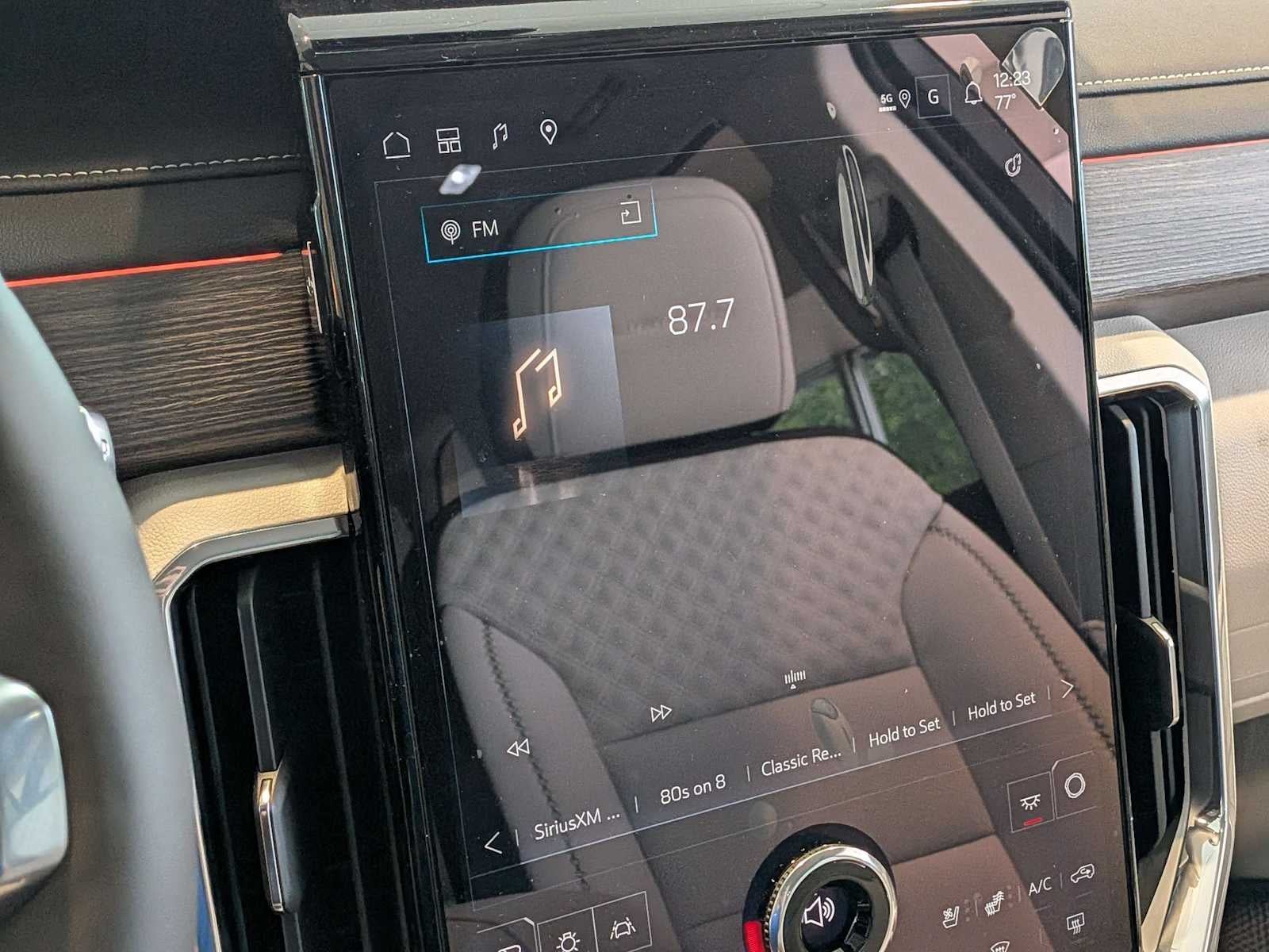 2026 GMC Acadia Denali - Photo 22