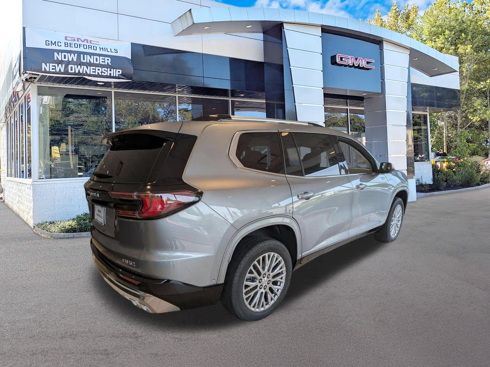 2026 GMC Acadia Denali - Photo 3
