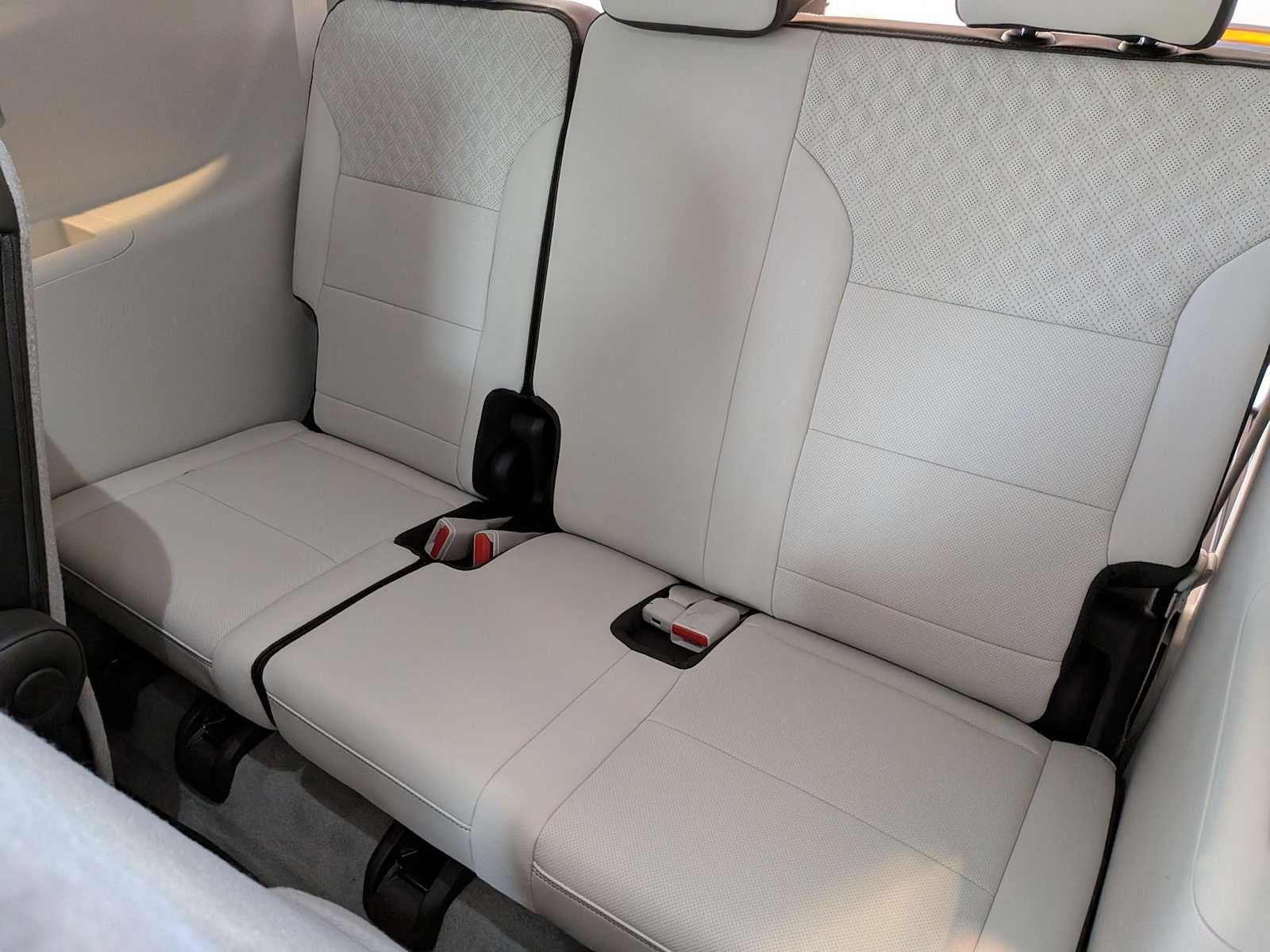2026 GMC Acadia Denali - Photo 30