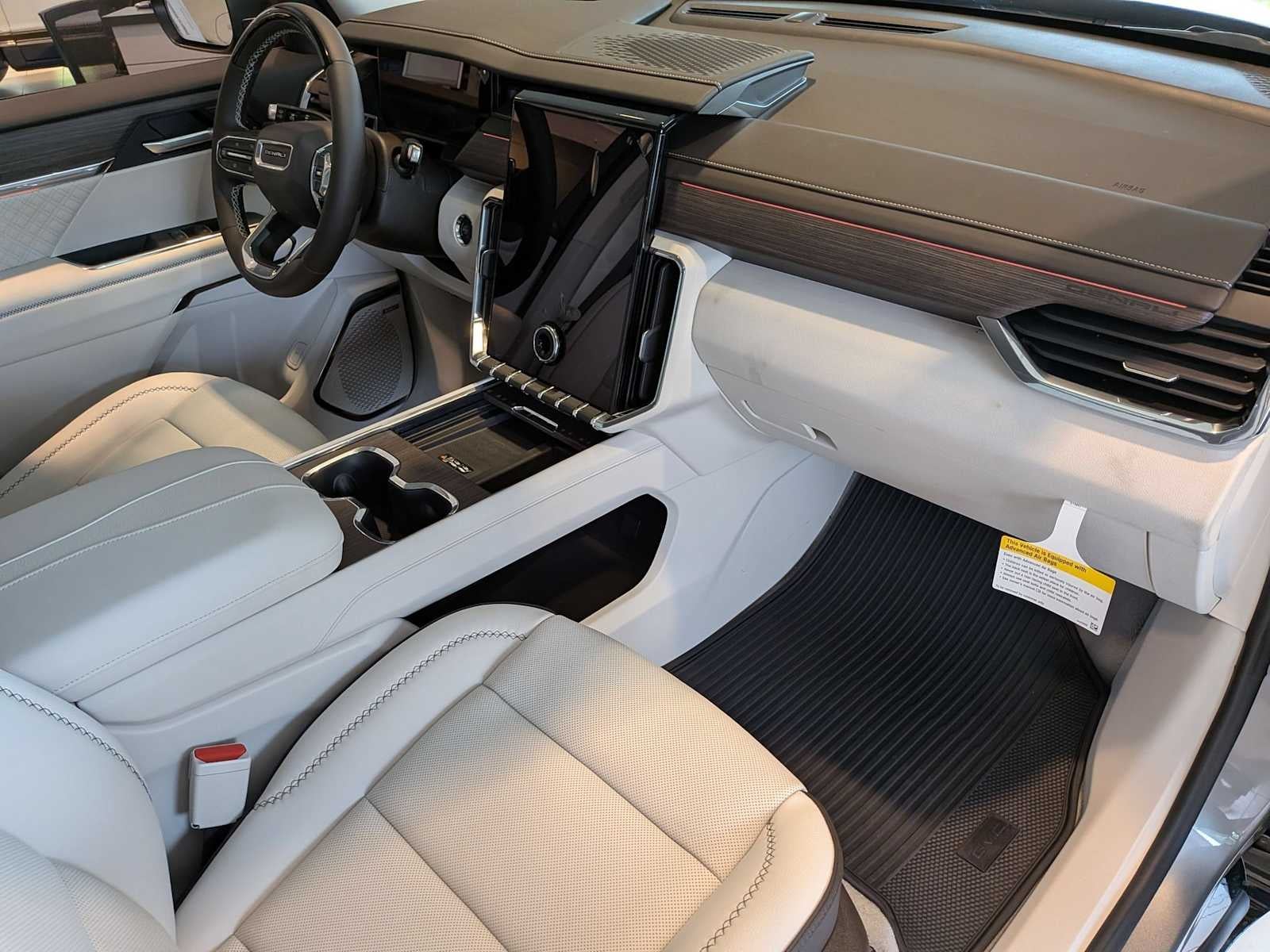 2026 GMC Acadia Denali - Photo 36