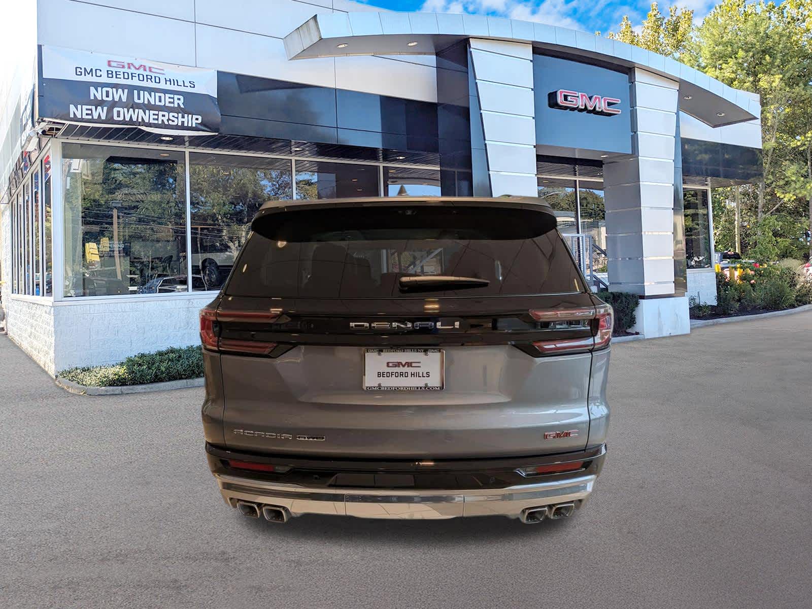 2026 GMC Acadia Denali - Photo 4