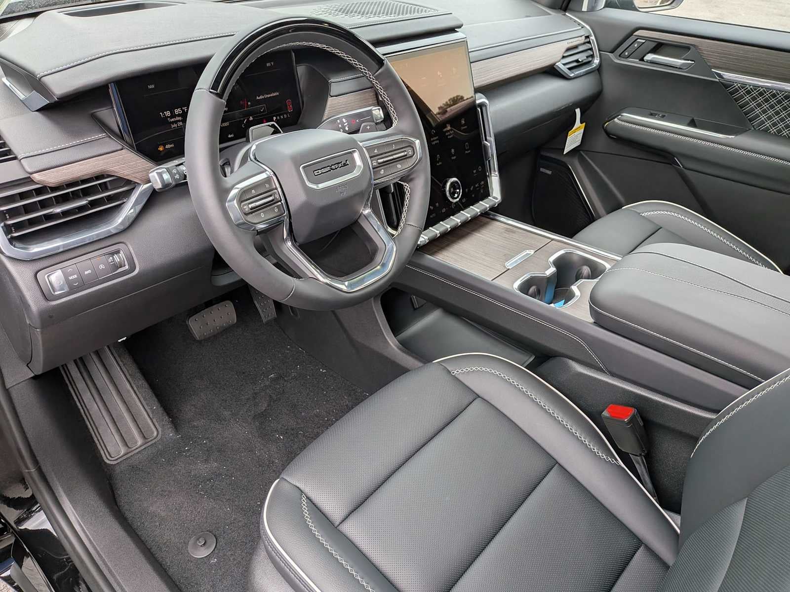 2026 GMC Acadia Denali - Photo 10
