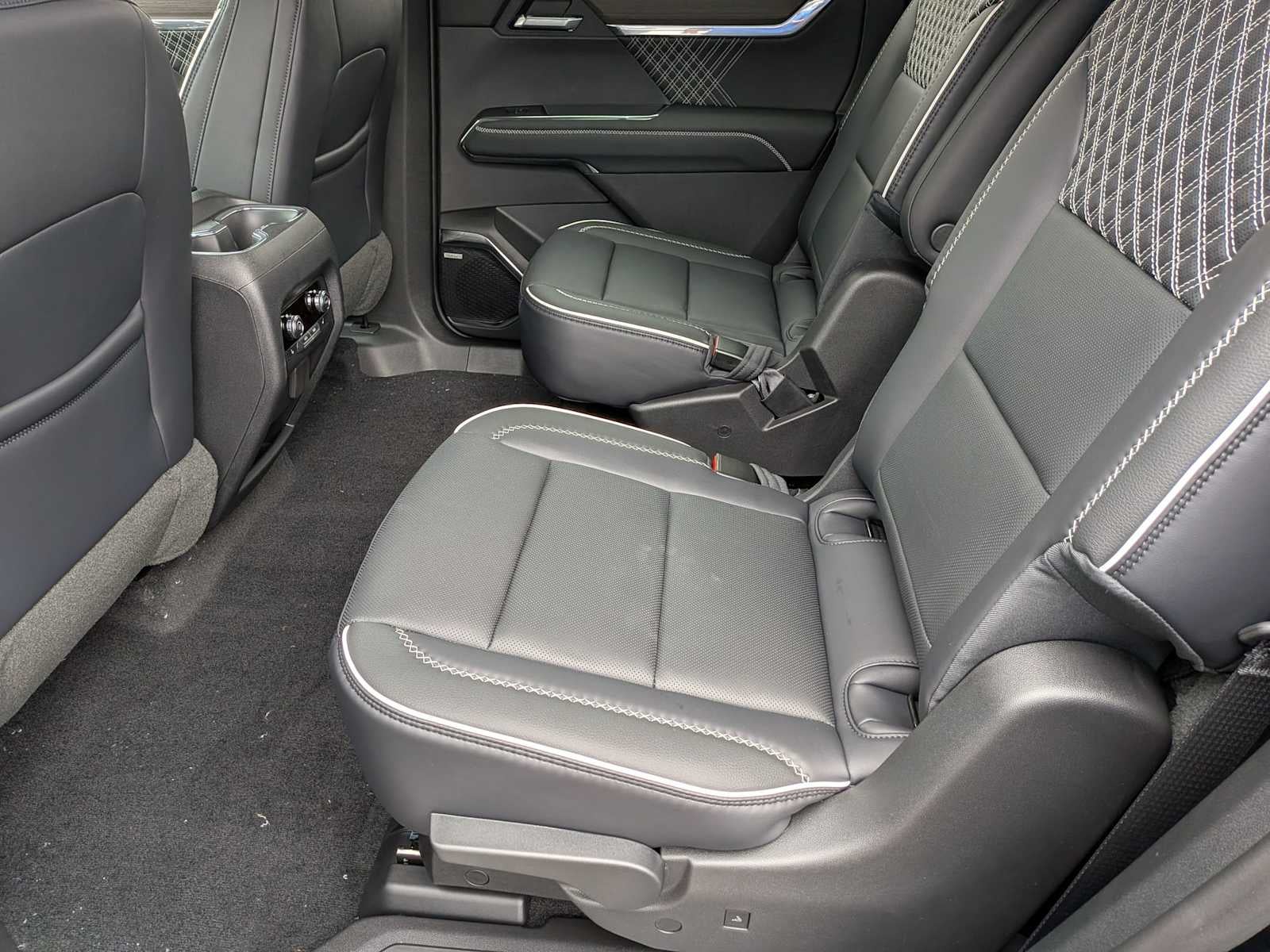 2026 GMC Acadia AWD Denali