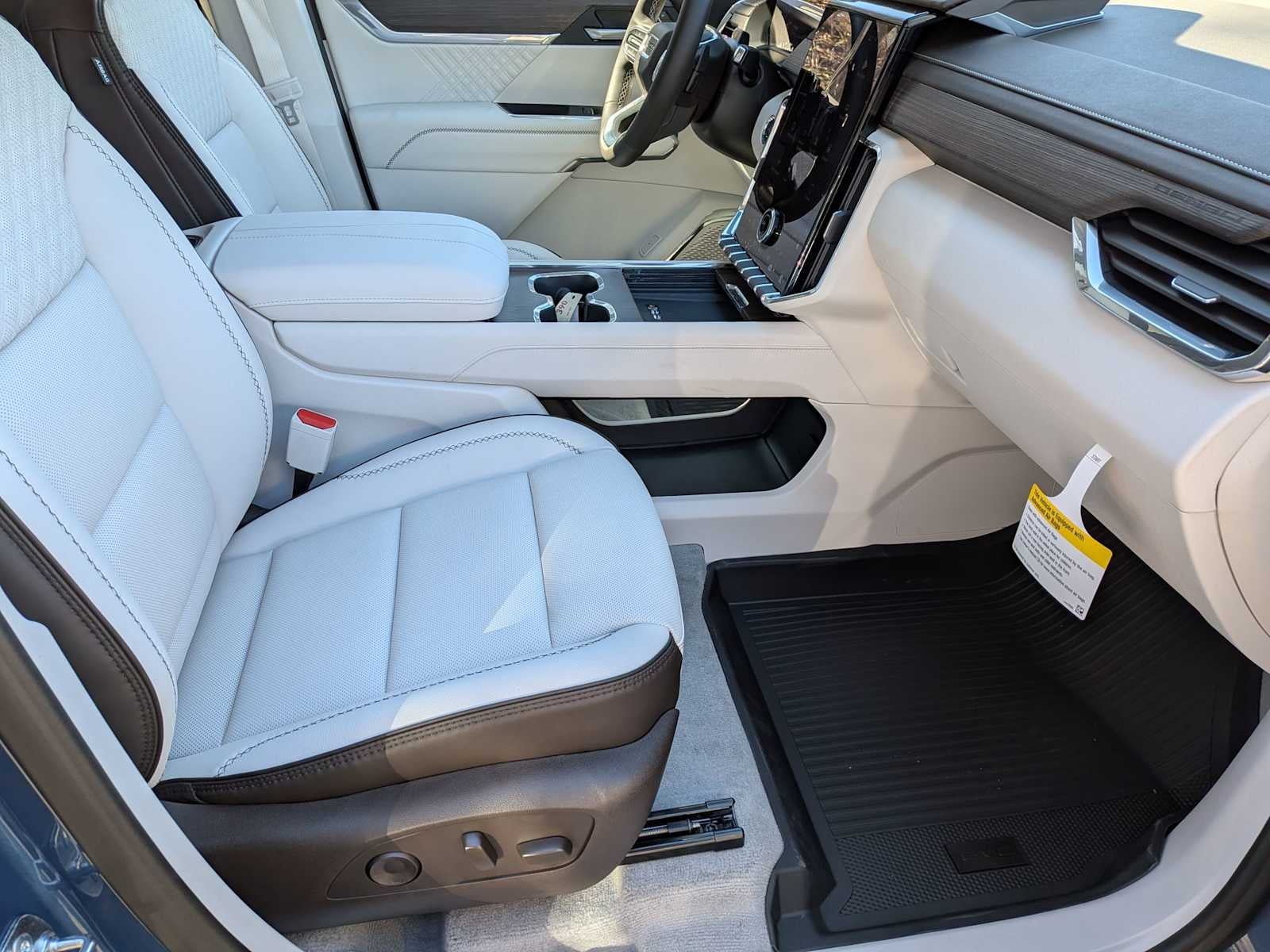 2026 GMC Acadia AWD Denali