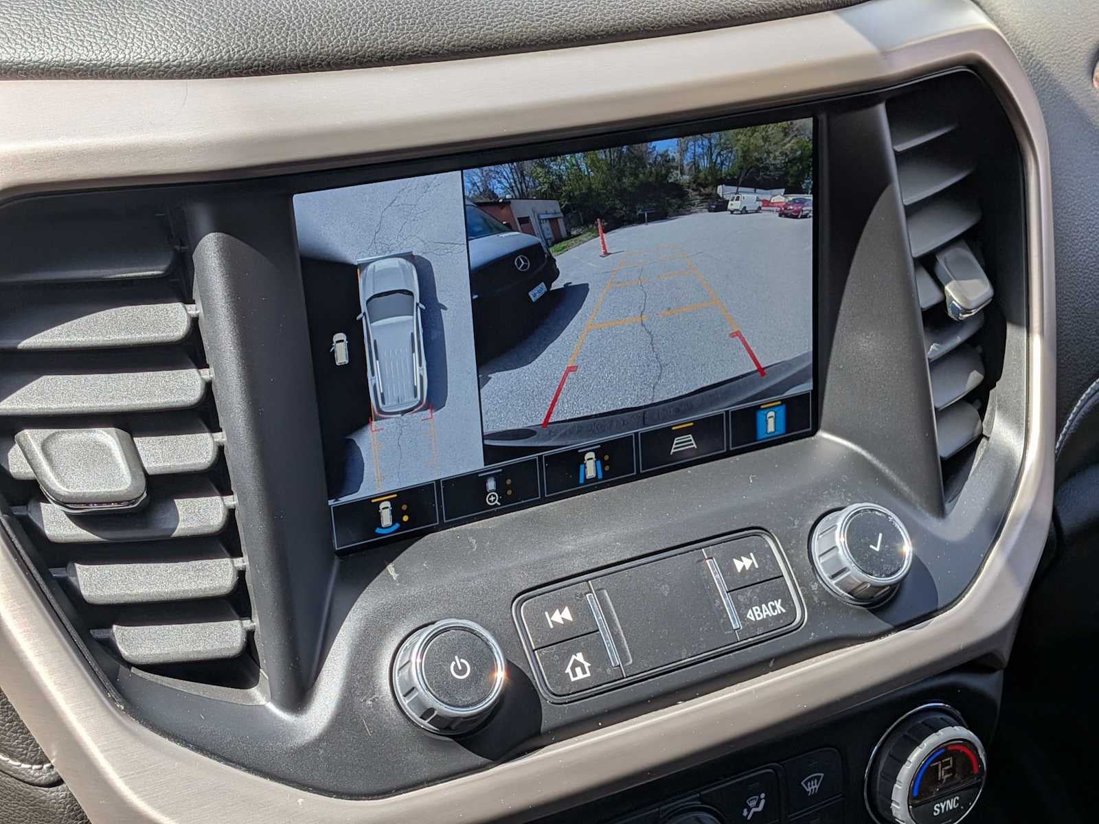 2023 GMC Acadia Denali