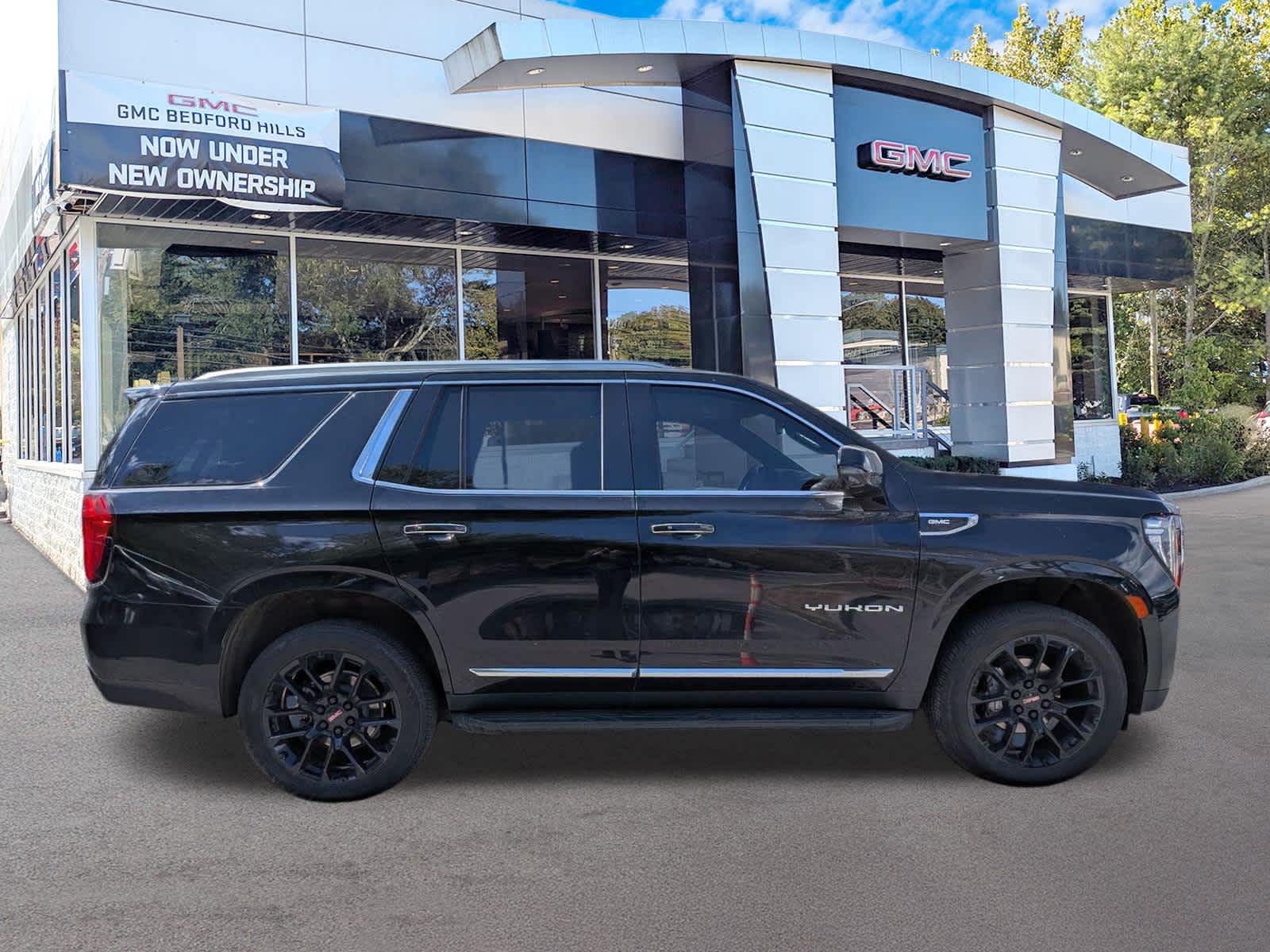 2023 GMC Yukon SLT
