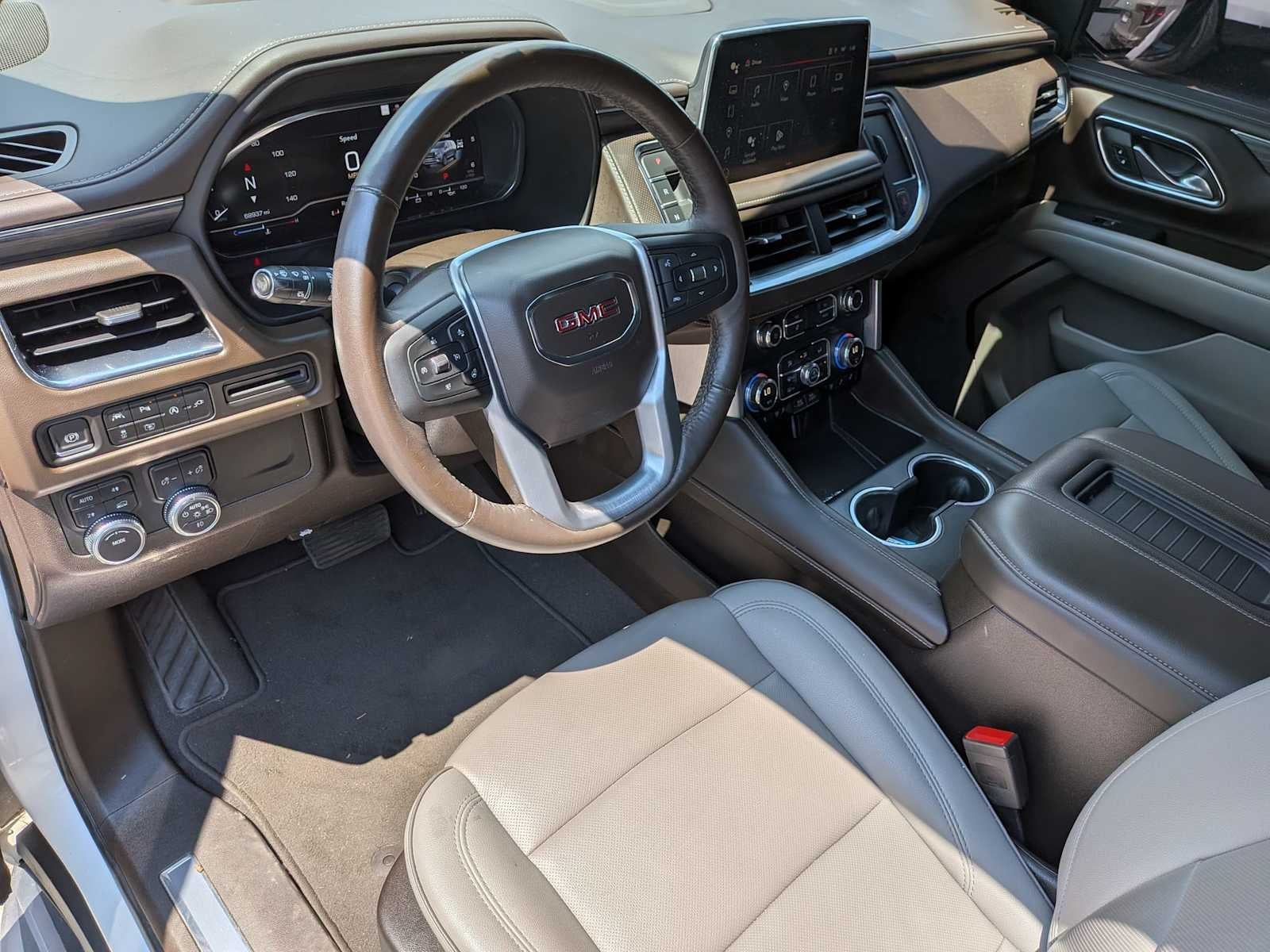 2022 GMC Yukon SLT