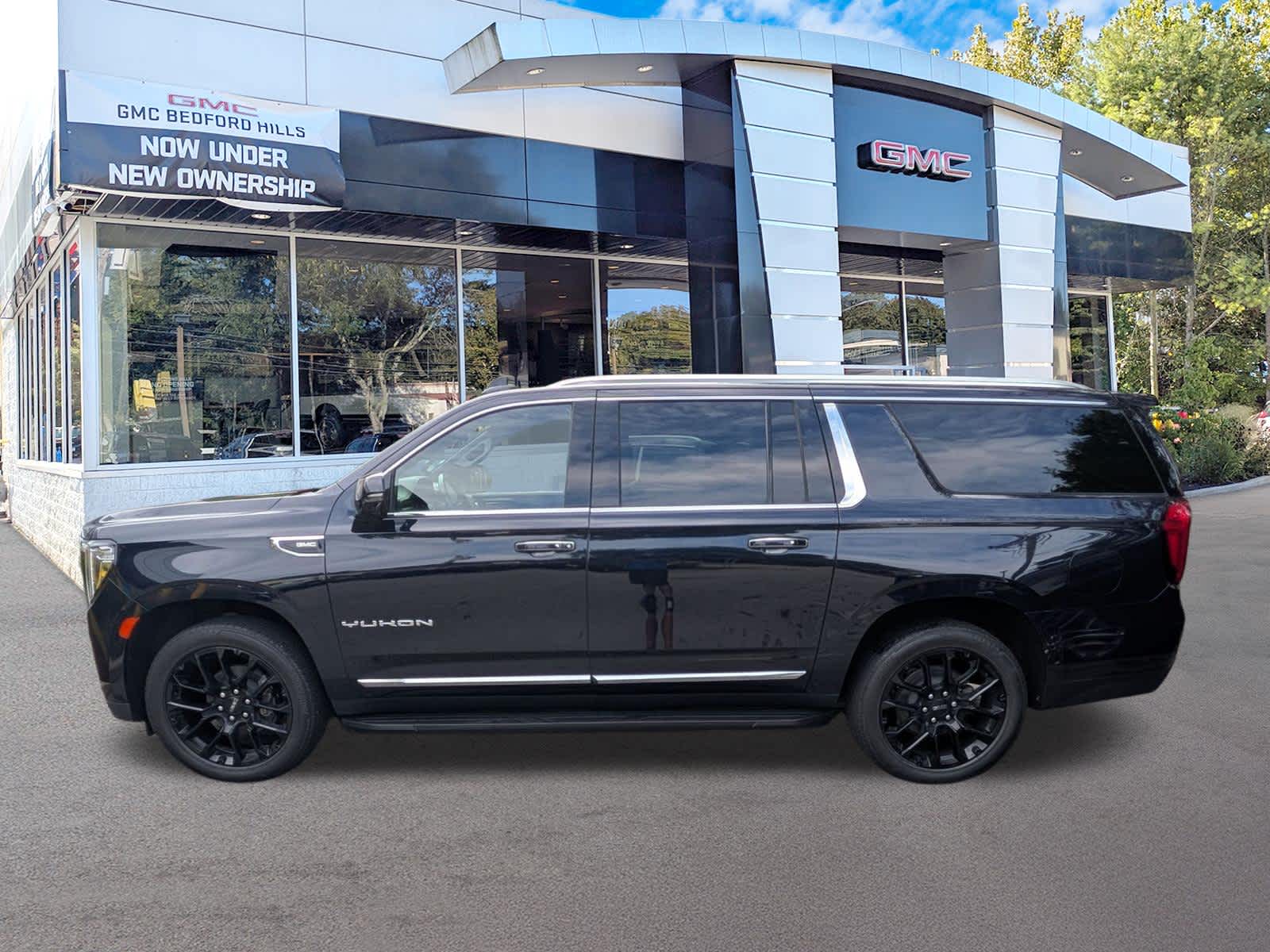 2023 GMC Yukon XL SLT