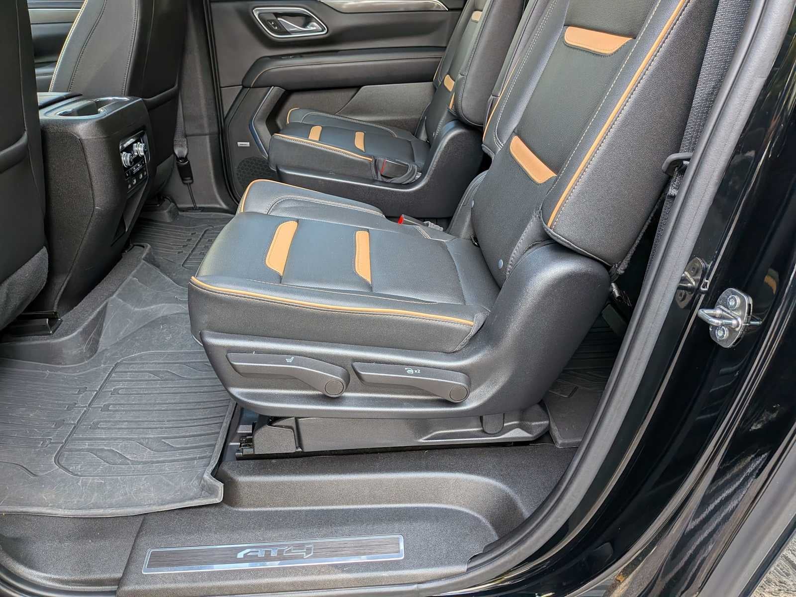 2023 GMC Yukon XL AT4