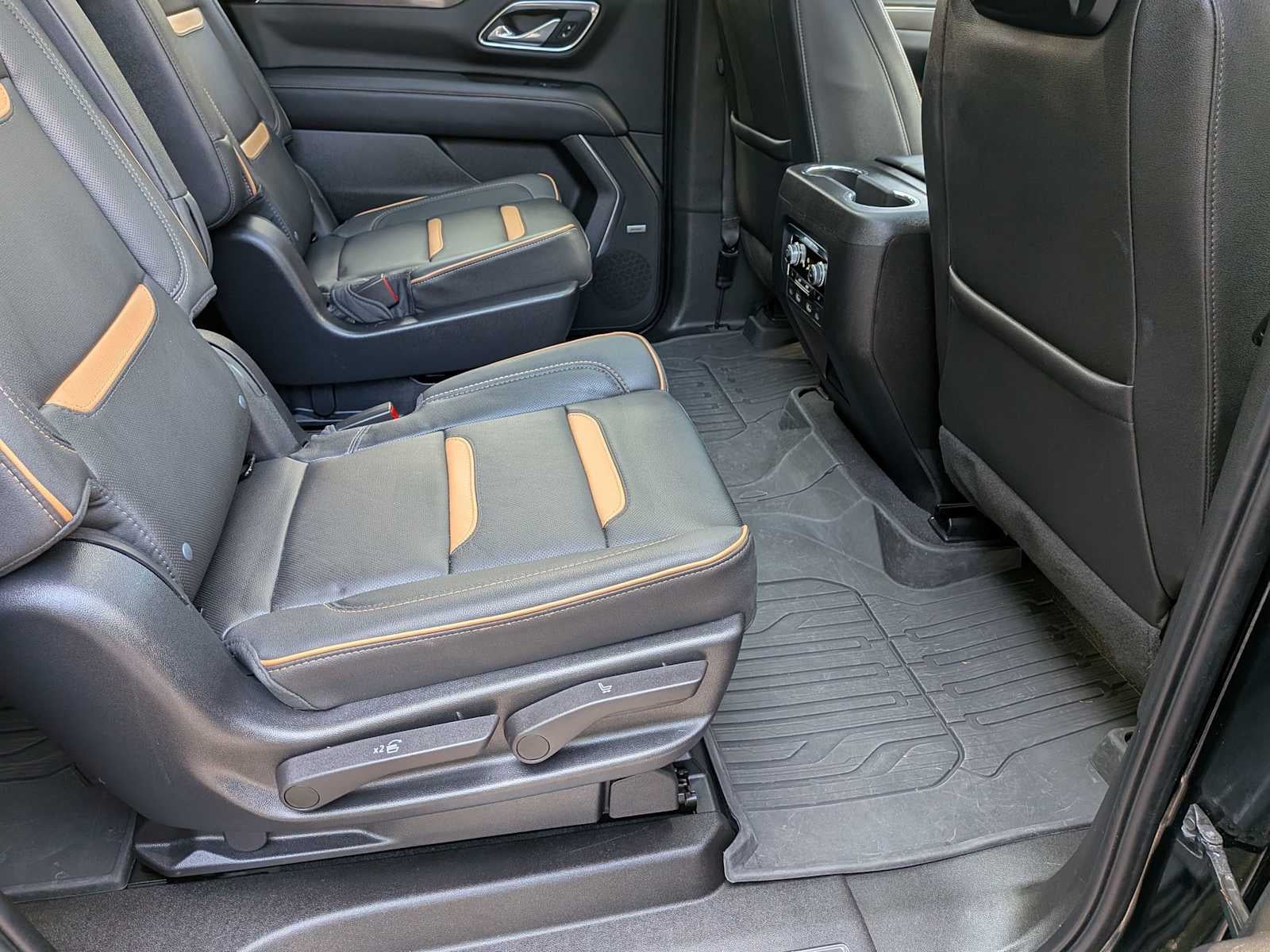 2023 GMC Yukon XL AT4