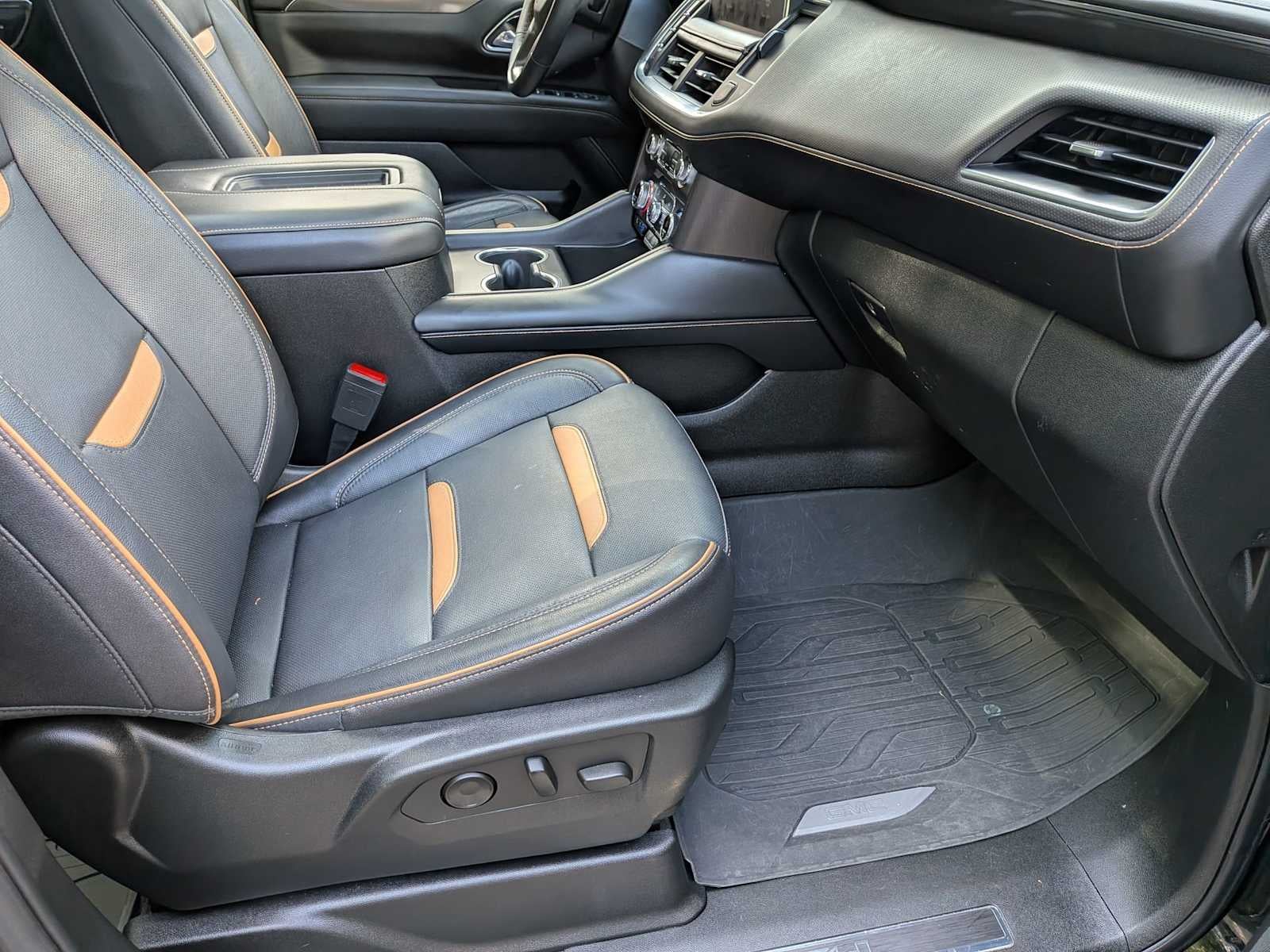 2023 GMC Yukon XL AT4