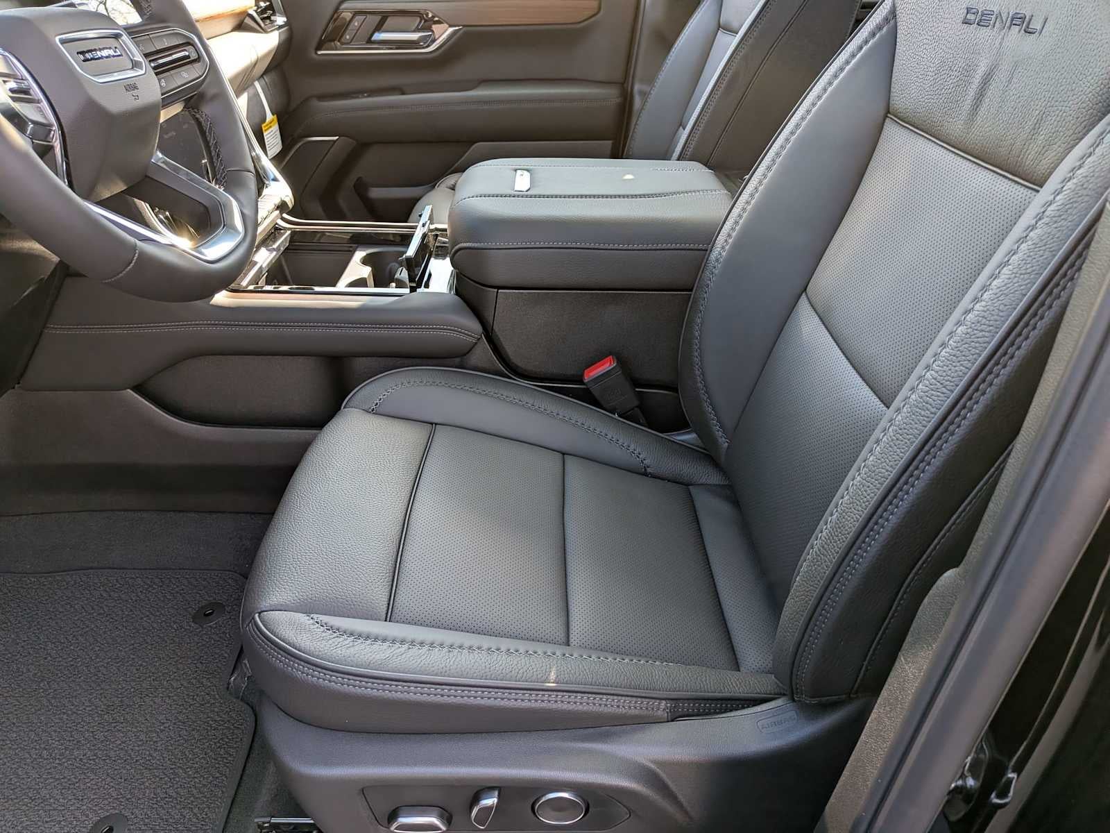 2027 GMC Yukon XL Denali - Photo 11