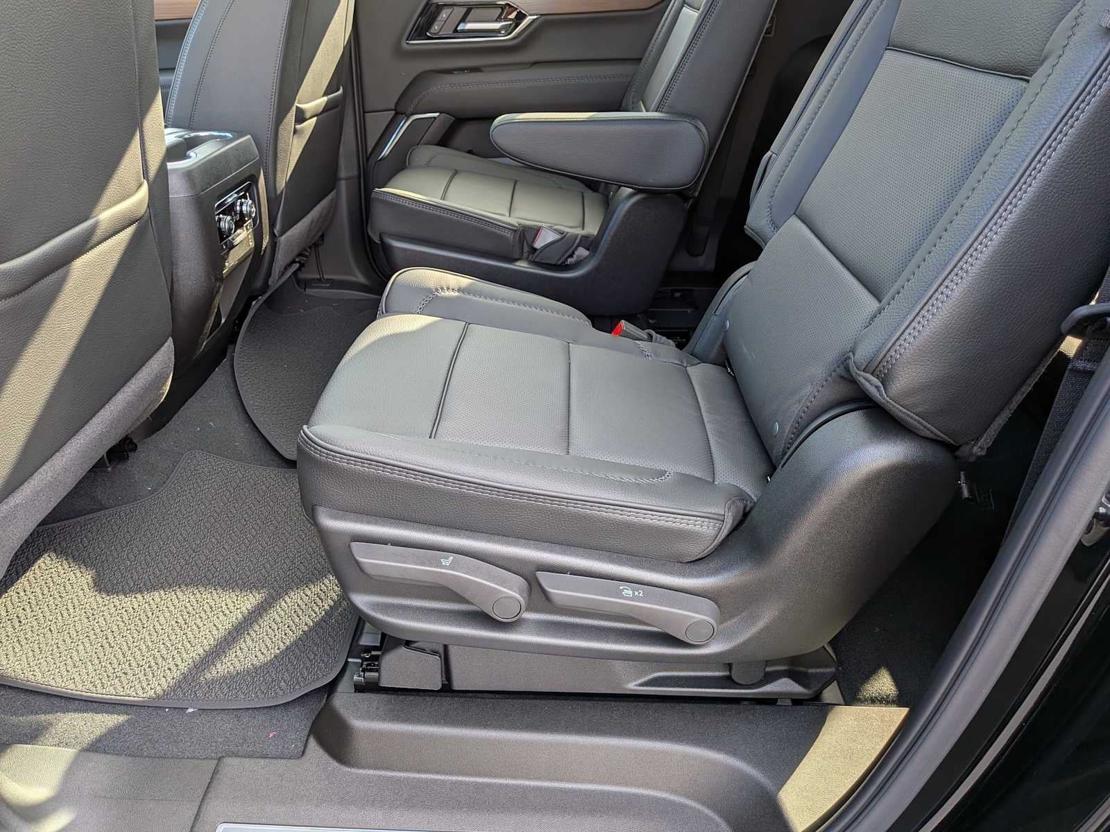 2027 GMC Yukon XL Denali - Photo 29