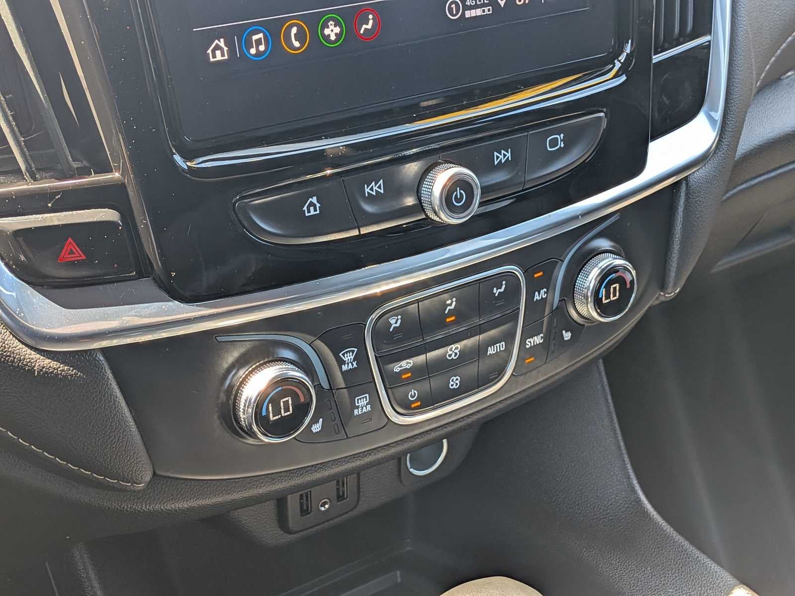 2023 Chevrolet Traverse LT Leather