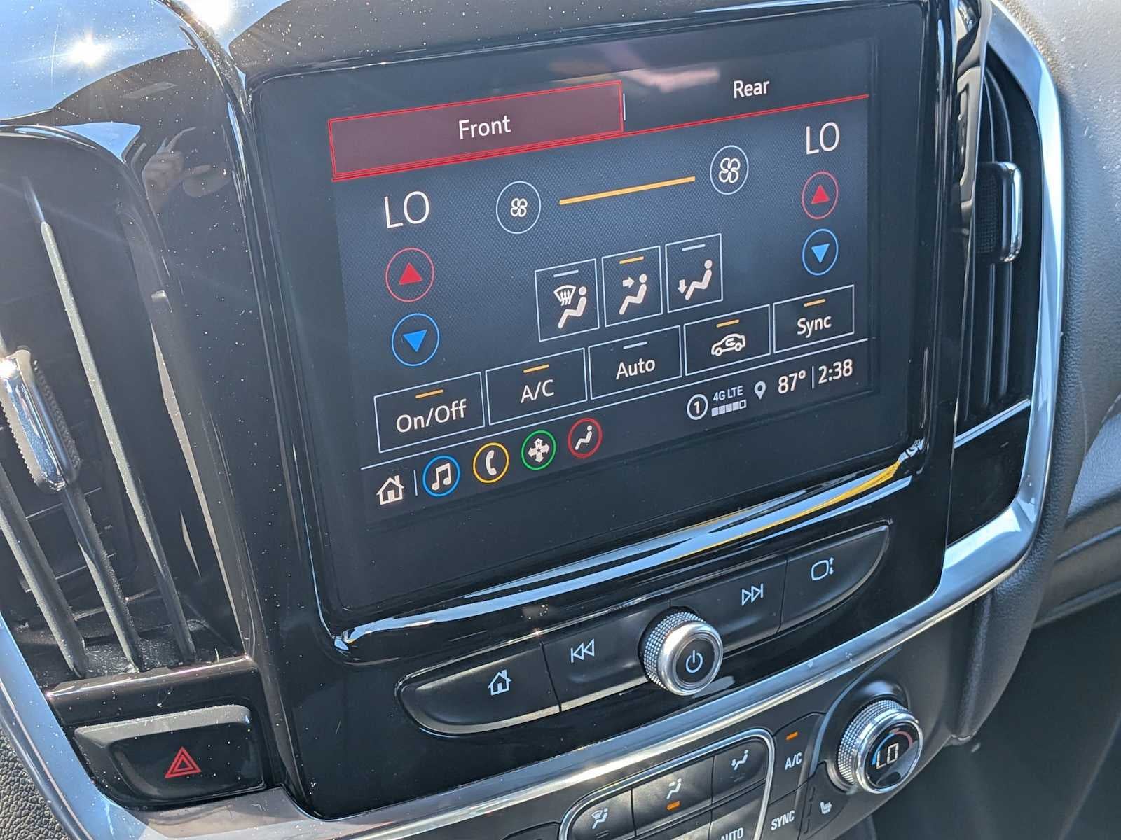 2023 Chevrolet Traverse LT Leather