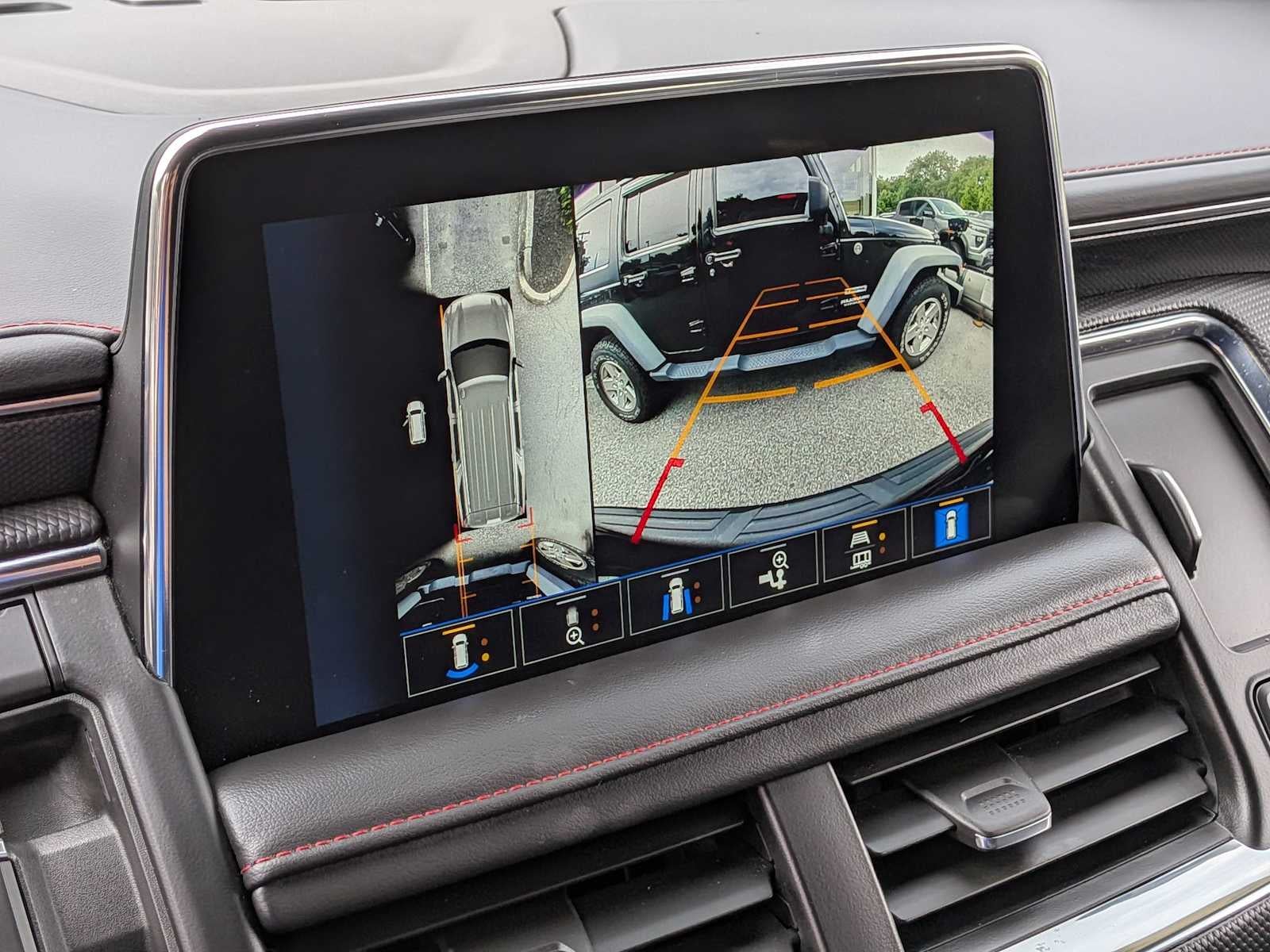 2024 Chevrolet Suburban RST
