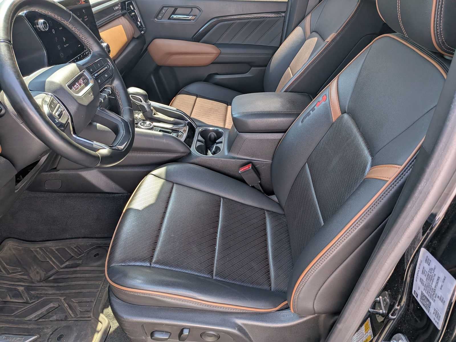 2023 GMC Canyon 4WD AT4