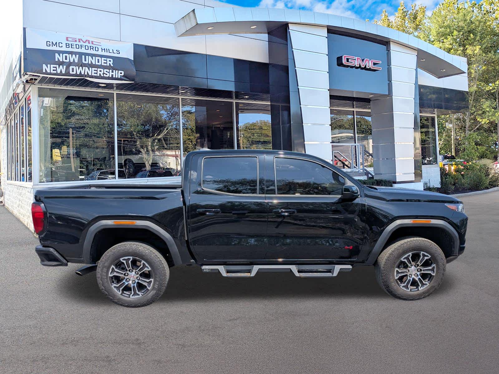 2023 GMC Canyon 4WD AT4
