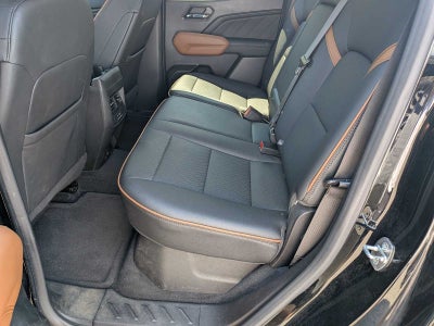 2023 GMC Canyon 4WD AT4
