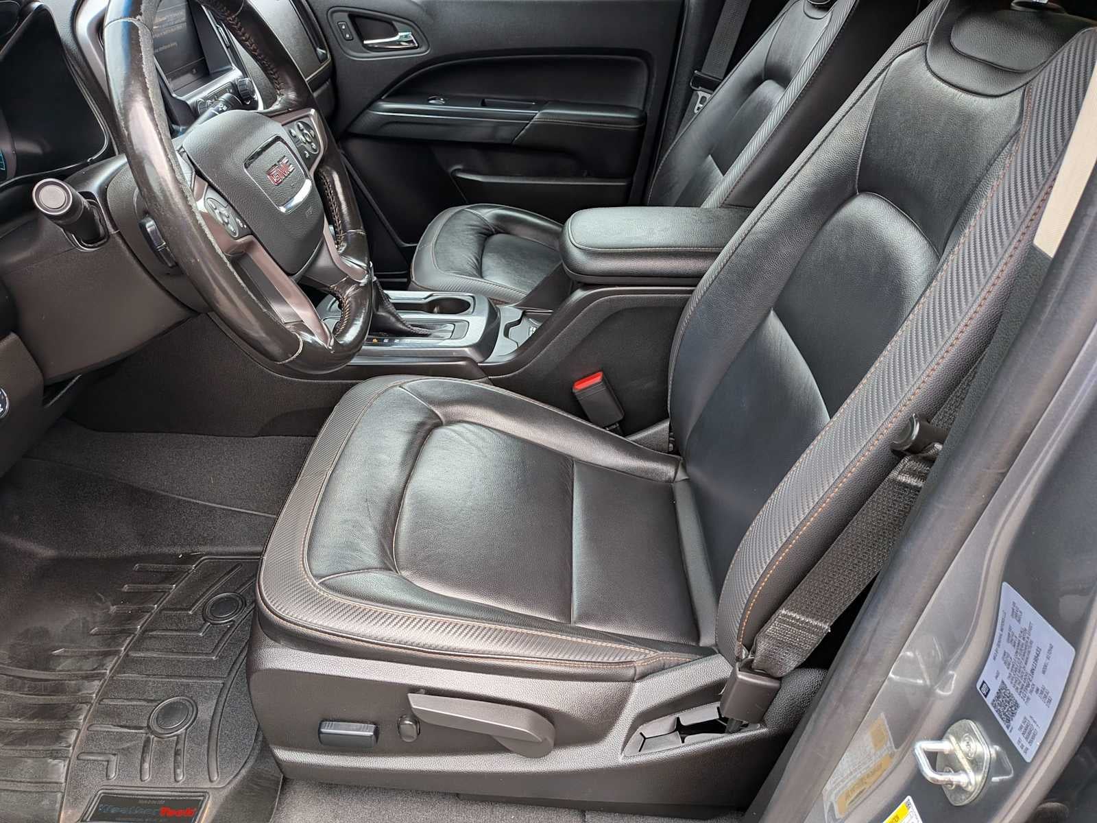 2022 GMC Canyon 4WD AT4 w/Leather