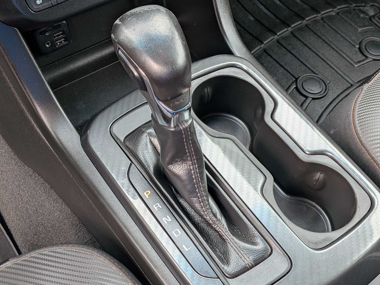 2022 GMC Canyon 4WD AT4 w/Leather