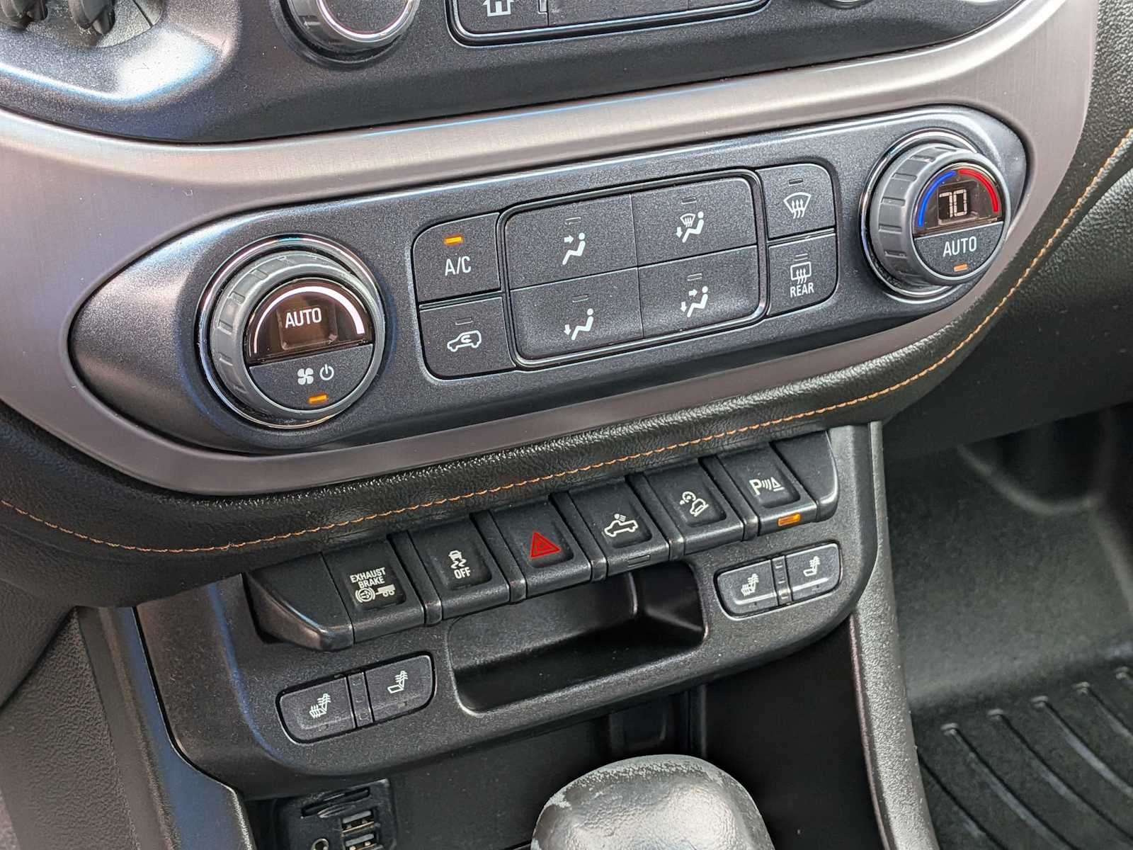 2022 GMC Canyon 4WD AT4 w/Leather