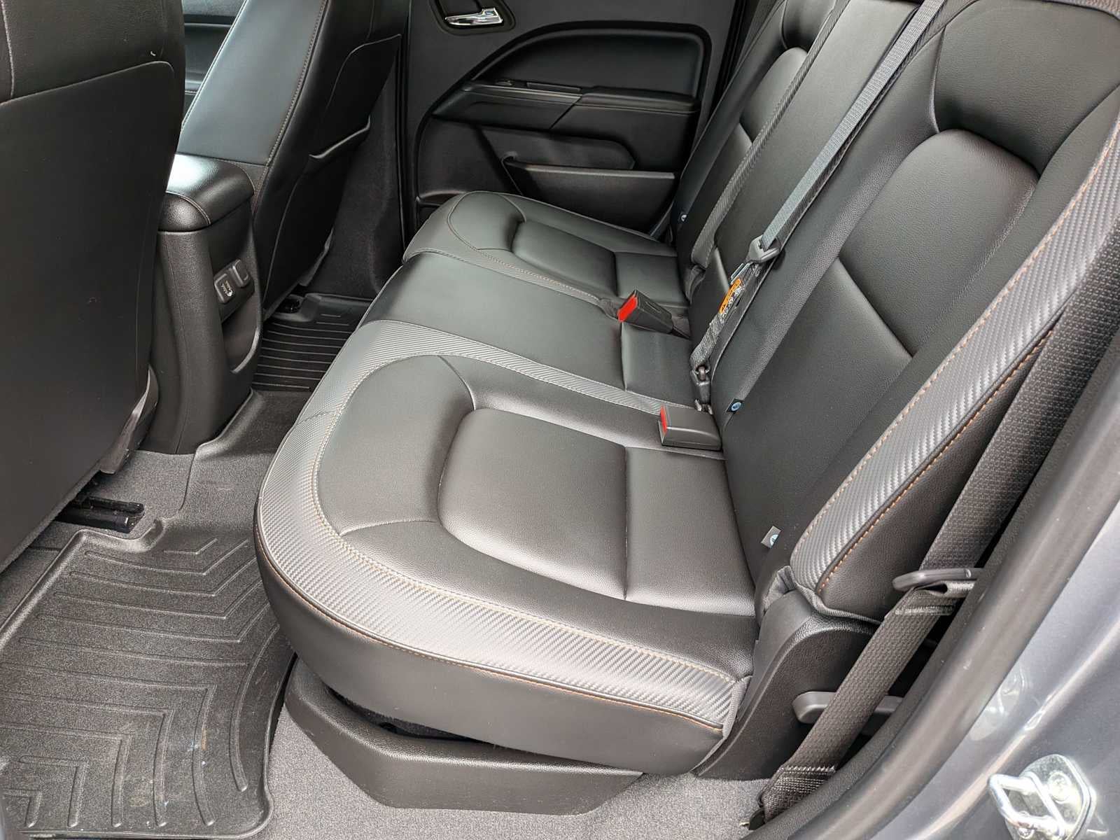 2022 GMC Canyon 4WD AT4 w/Leather