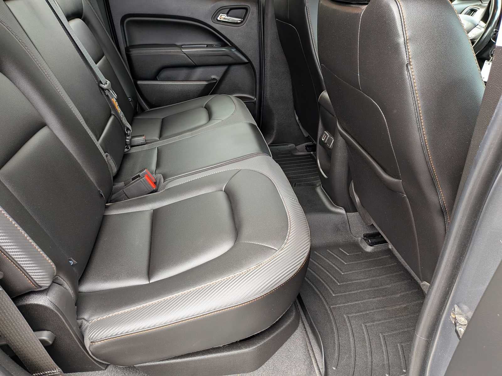 2022 GMC Canyon 4WD AT4 w/Leather