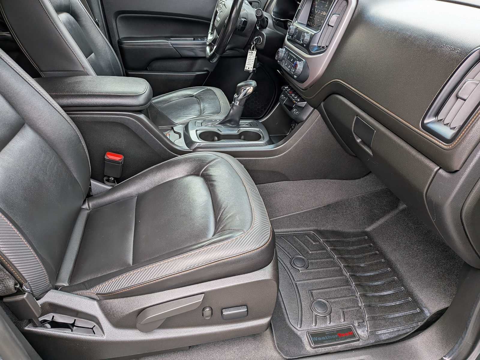 2022 GMC Canyon 4WD AT4 w/Leather