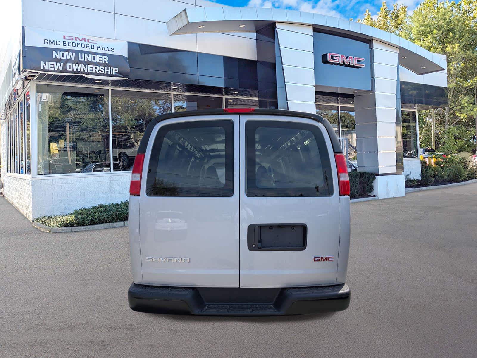 2026 GMC Savana Cargo Van RWD 2500 135"
