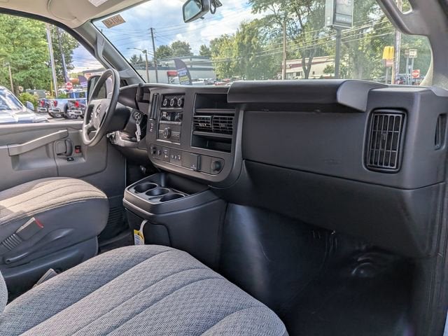 2025 GMC Savana Cargo Van RWD 2500 135"