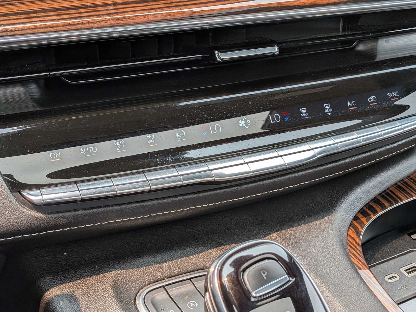2024 Cadillac Escalade 4WD Premium Luxury