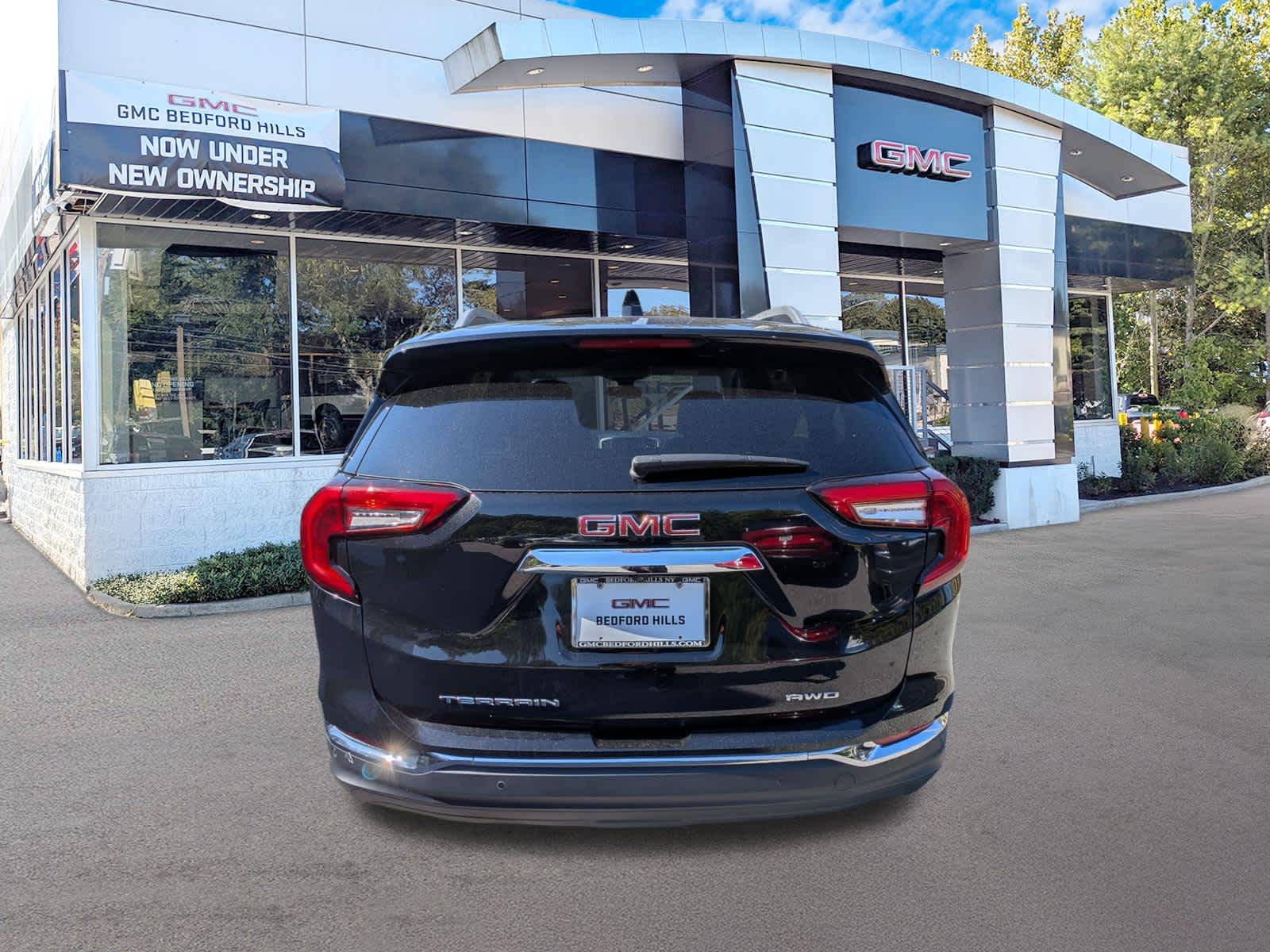 2023 GMC Terrain SLT