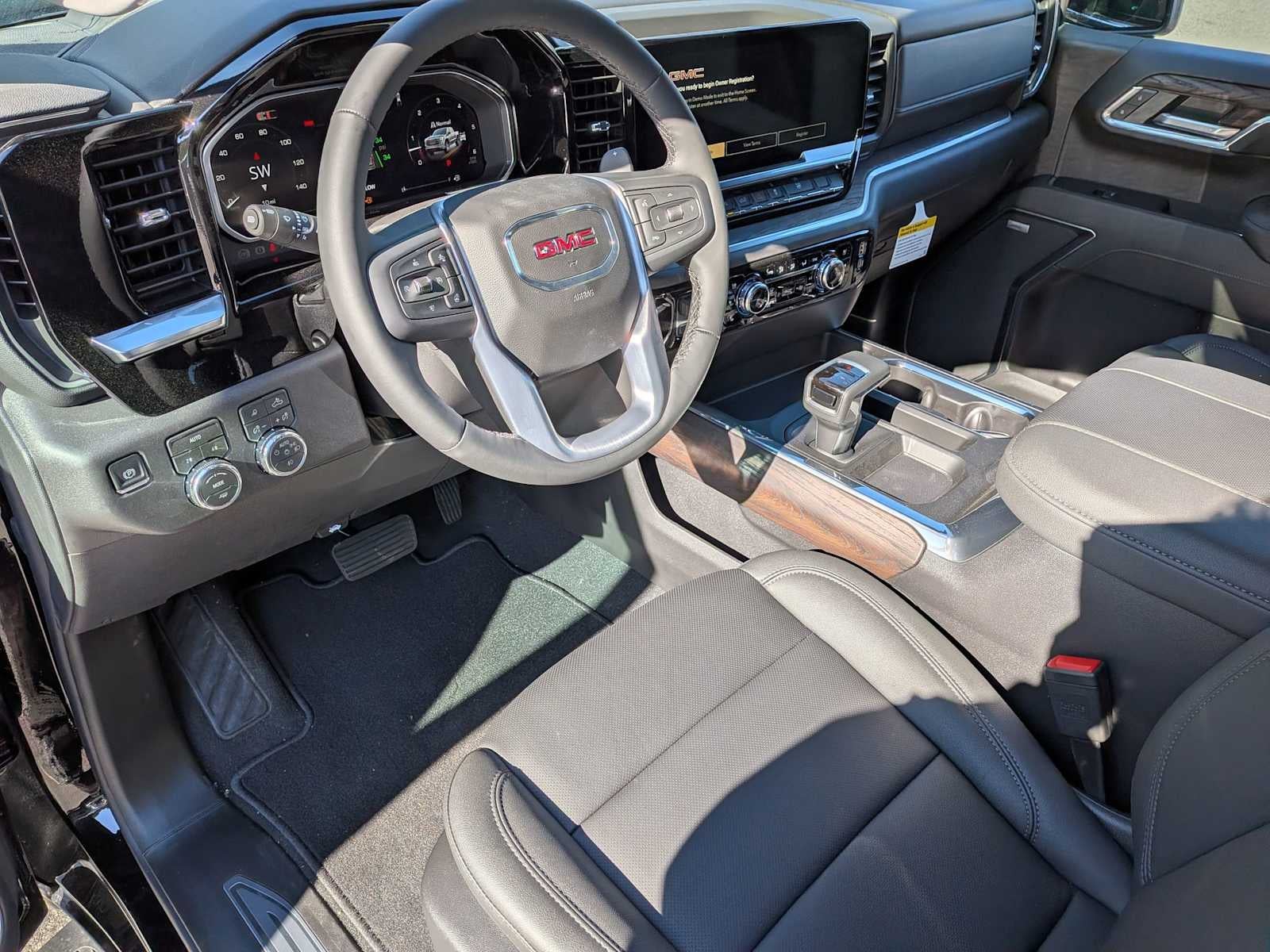 2026 GMC Sierra 1500 SLT - Photo 10