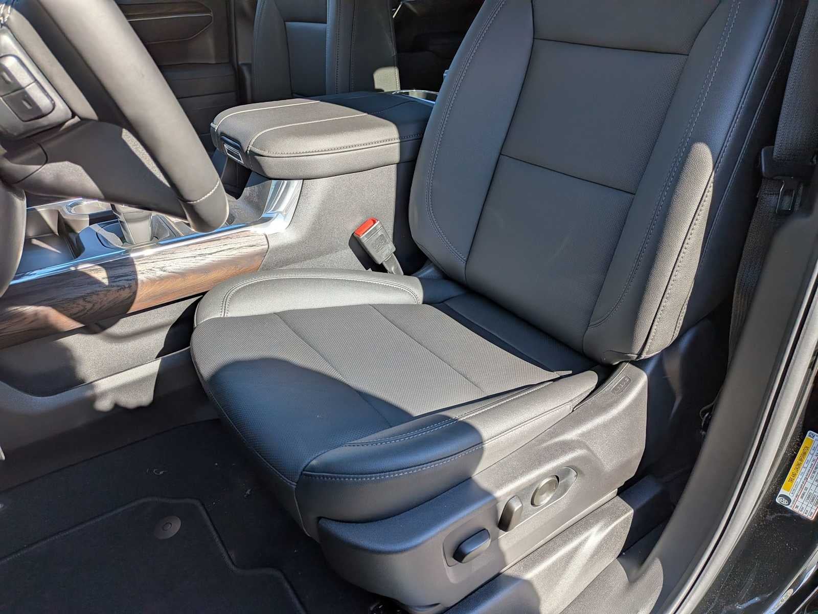 2026 GMC Sierra 1500 SLT - Photo 12