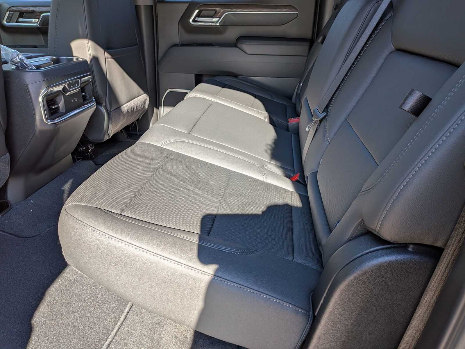 2026 GMC Sierra 1500 SLT - Photo 30