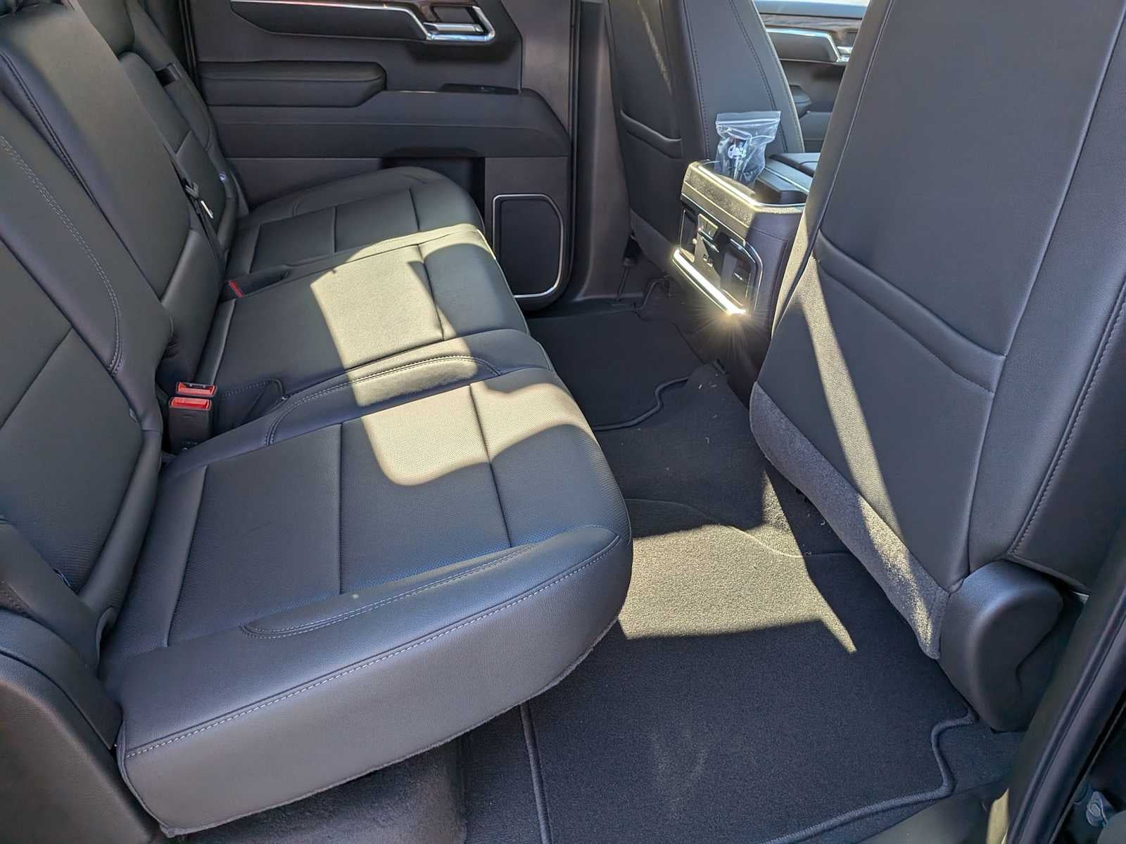2026 GMC Sierra 1500 SLT - Photo 33