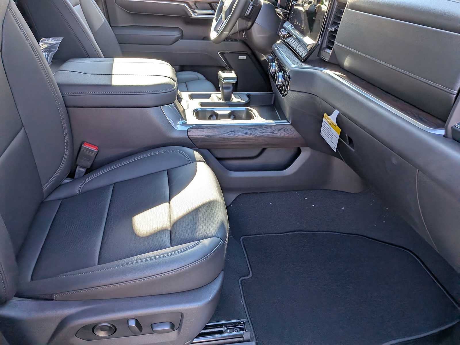 2026 GMC Sierra 1500 SLT - Photo 35